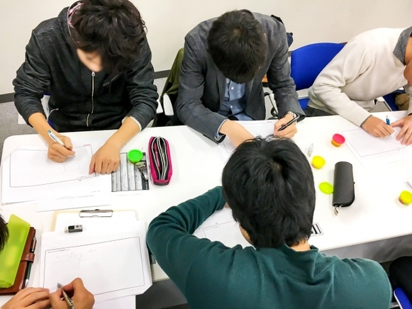 勉強する生徒