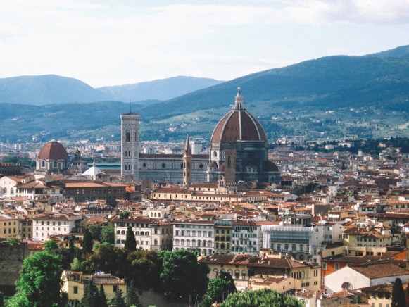 イタリア